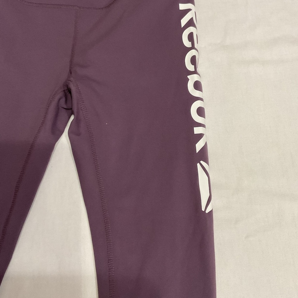 Reebok women’s Two-Tone Purple Leggings size extra small - Picture 2 of 9